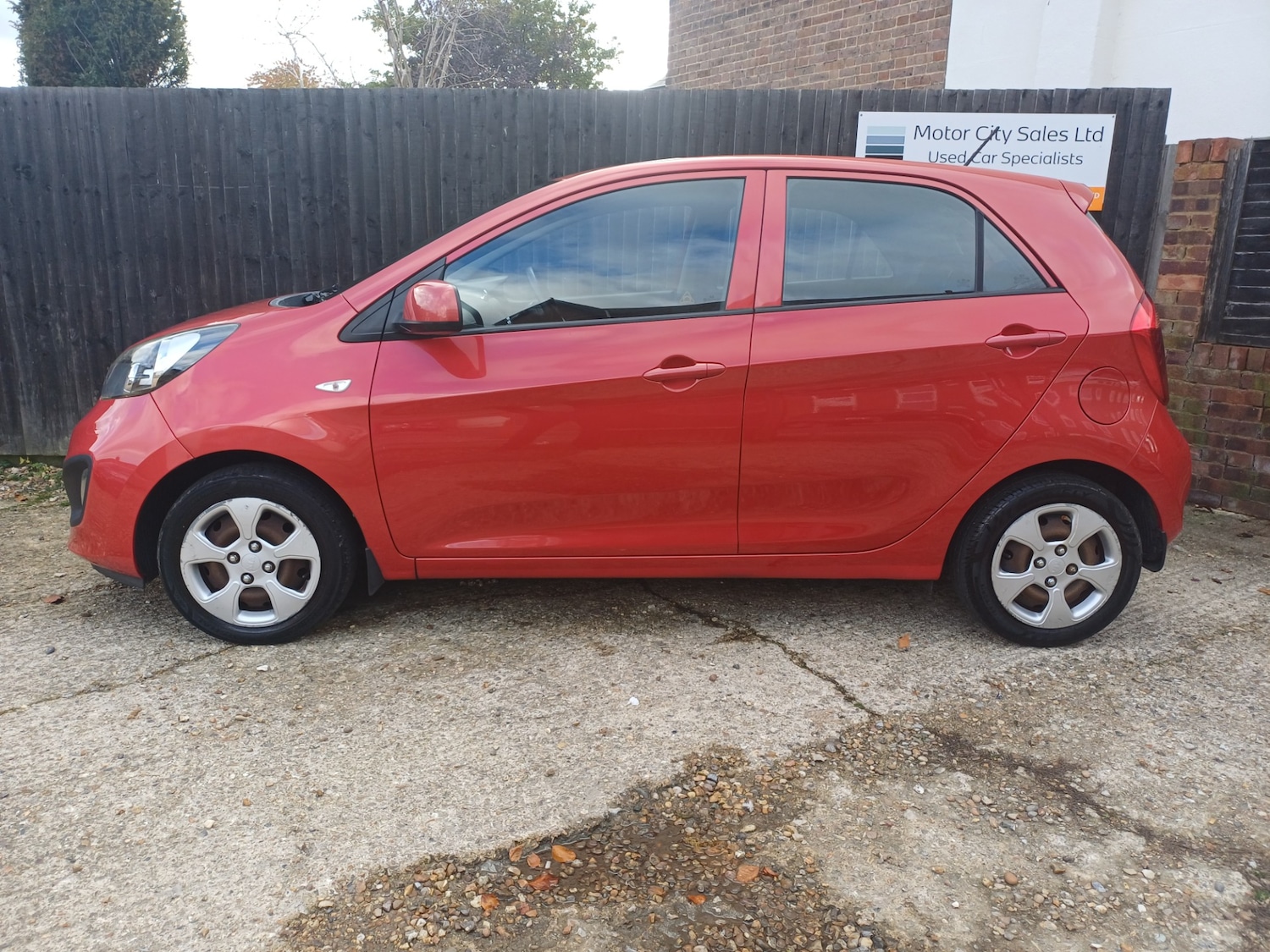 Used Kia Picanto 2014 for sale - 76384245: Photo 11