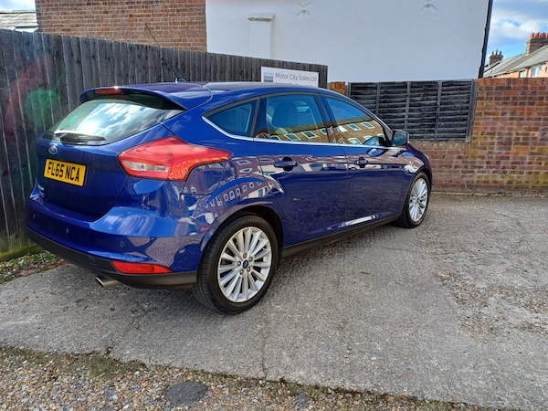 Used Ford Focus 2015 for sale - 75133924: Photo 3