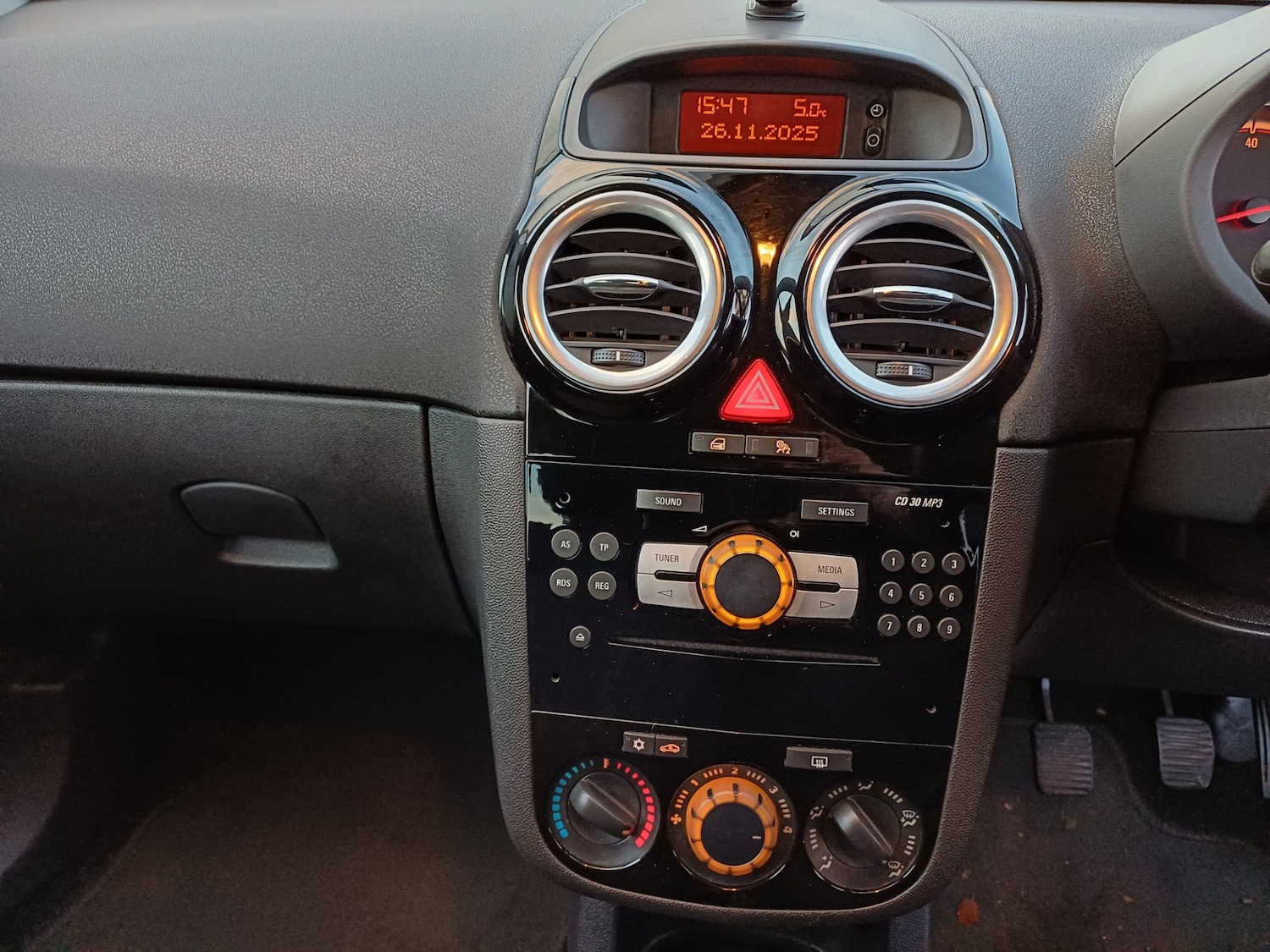 Used Vauxhall Corsa 2013 for sale - 76718748: Photo 28