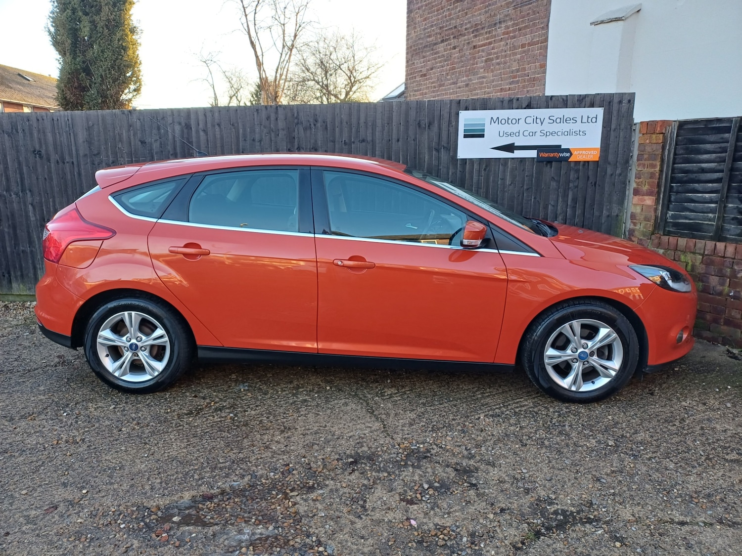 Used Ford Focus 2011 for sale - 77165577: Photo 2