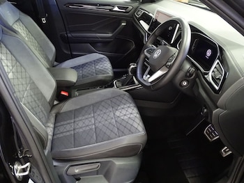 Used Volkswagen T-Roc 2024 for sale - 77734407: Photo