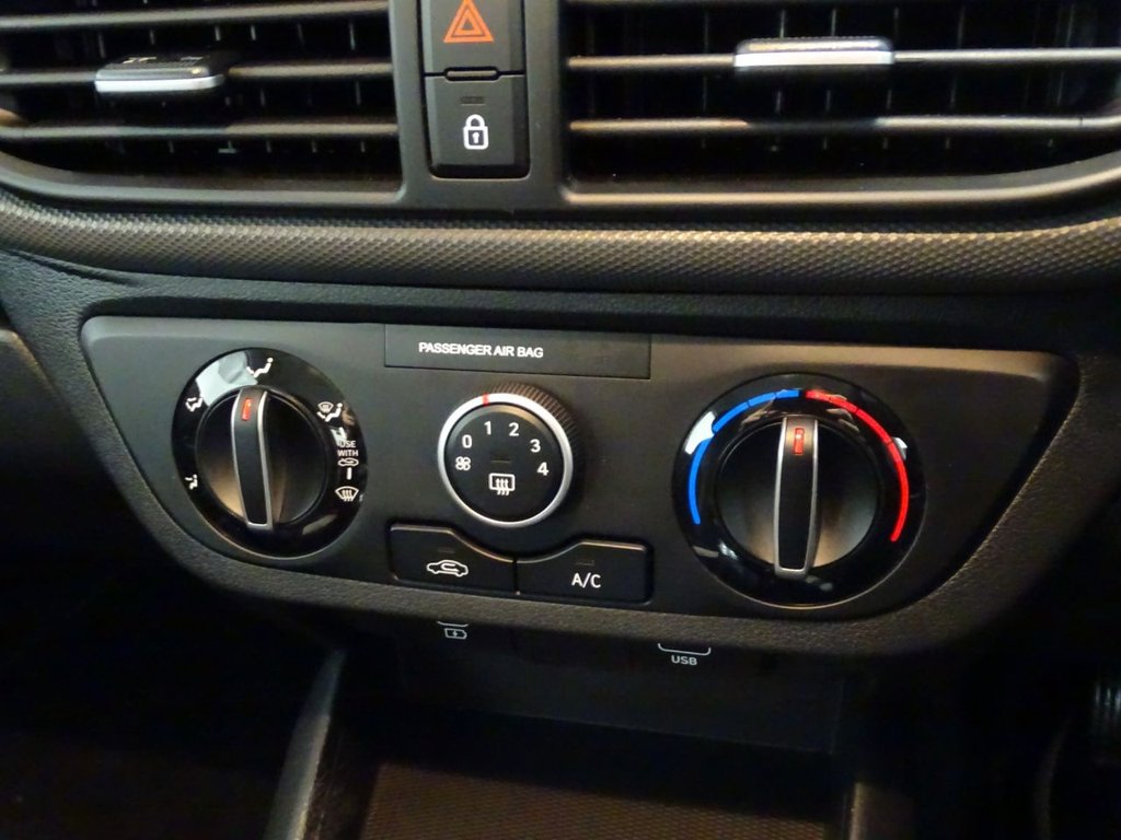 Used Hyundai i10 2023 for sale - 77227528: Photo 9