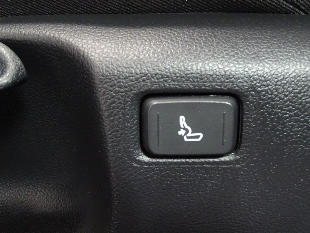 Used Toyota C-HR 2023 for sale - 77571793: Photo 15