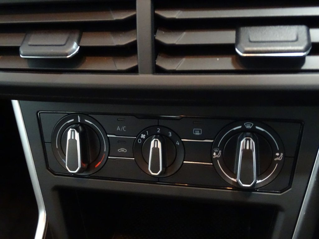 Used Volkswagen Polo 2024 for sale - 76867418: Photo 9