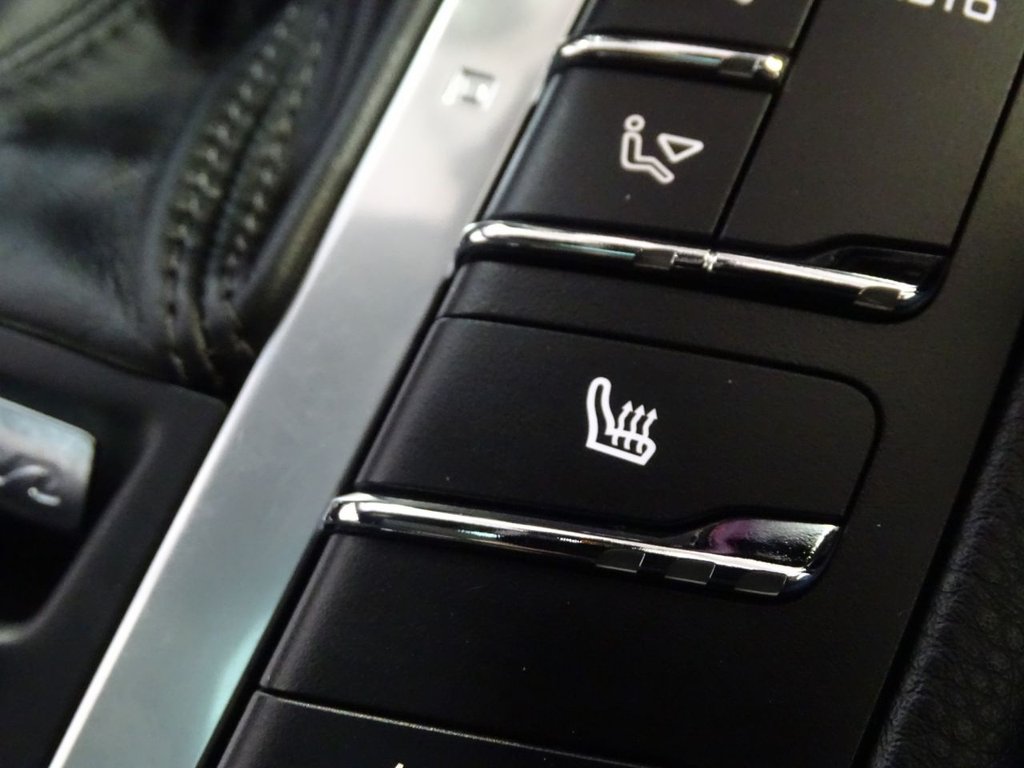 Used Porsche Macan 2020 for sale - 77991059: Photo 12