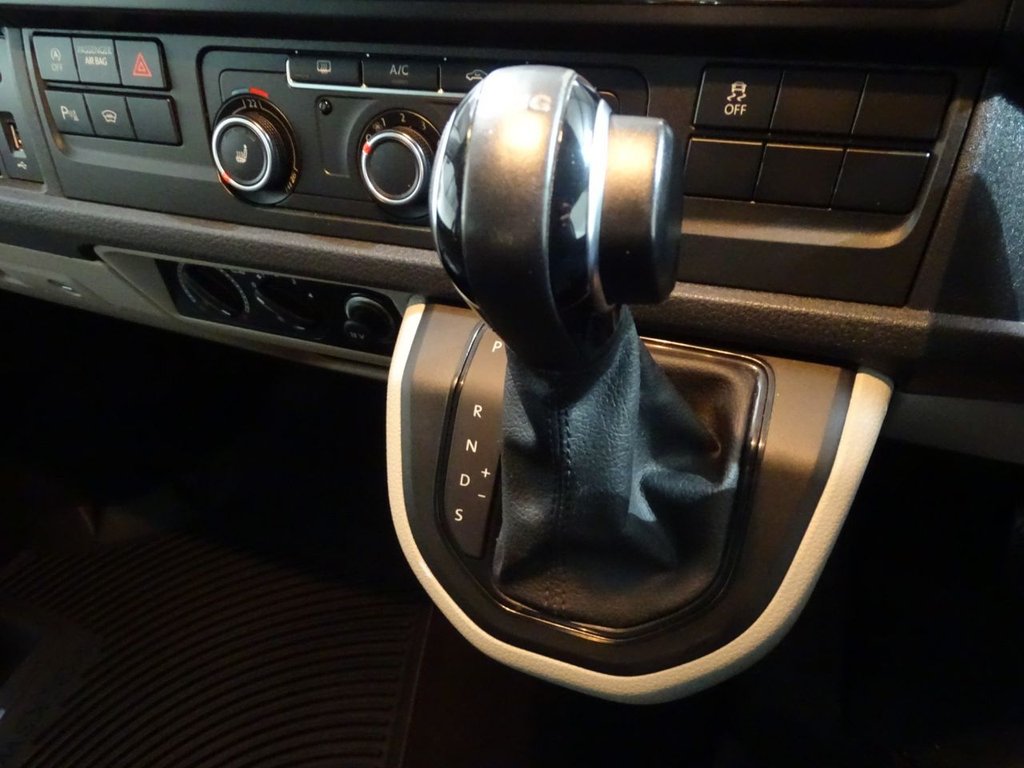 Used Volkswagen Transporter 2016 for sale - 76867214: Photo 10