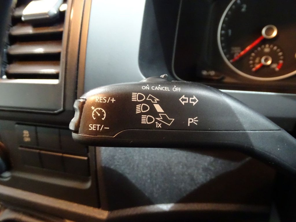 Used Volkswagen Transporter 2016 for sale - 76867214: Photo 11