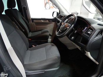 Used Volkswagen Transporter 2016 for sale - 76867214: Photo