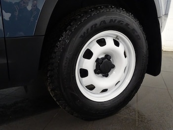 Used Land Rover Defender 2021 for sale - 77384467: Photo