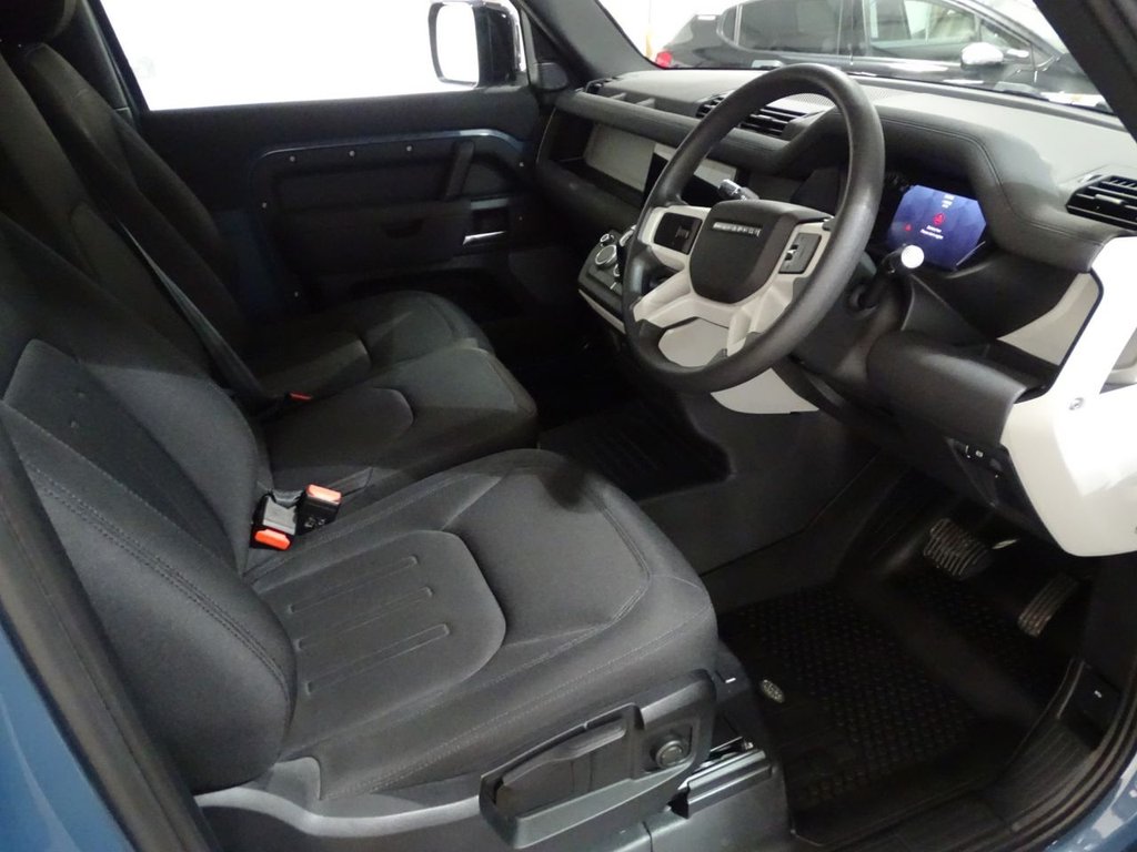 Used Land Rover Defender 2021 for sale - 77384467: Photo 5