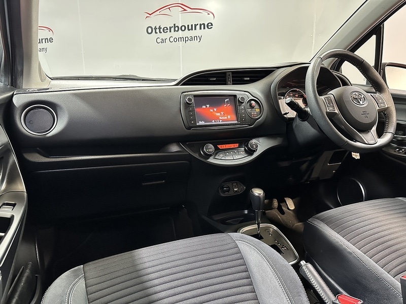 Used Toyota Yaris 2015 for sale - 78031215: Photo 2