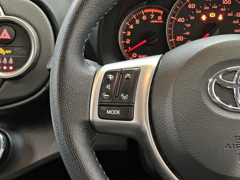 Used Toyota Yaris 2014 for sale - 77622007: Photo 38