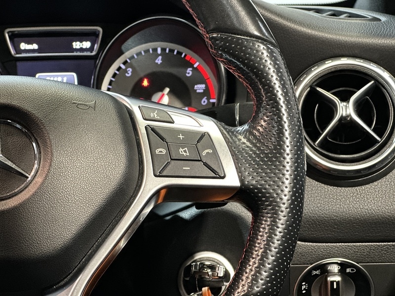 Used Mercedes-Benz GLA 2015 for sale - 76808365: Photo 44