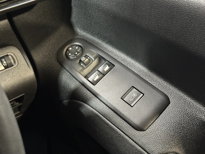 Used Peugeot Partner 2023 for sale - 77494335: Photo 43