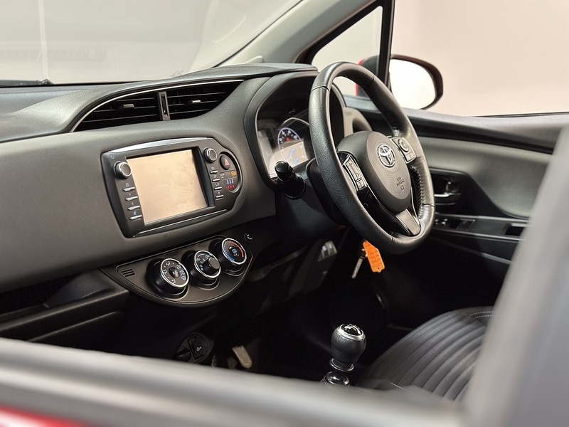 Used Toyota Yaris 2017 for sale - 76819362: Photo 36