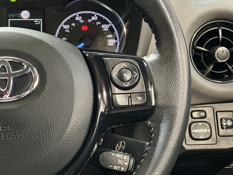 Used Toyota Yaris 2017 for sale - 76819362: Photo 41