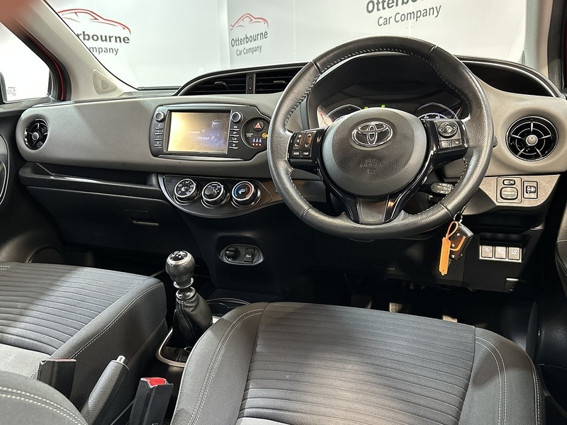 Used Toyota Yaris 2017 for sale - 76819362: Photo 5