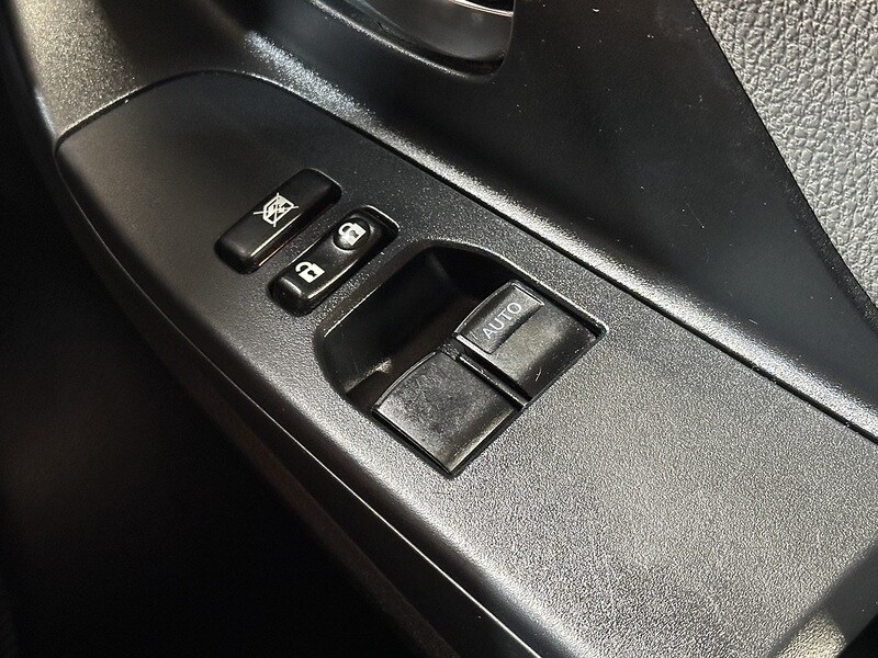 Used Toyota Yaris 2017 for sale - 76819362: Photo 53