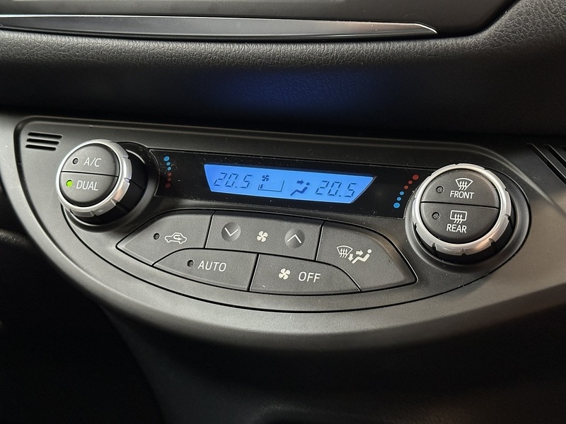 Used Toyota Yaris 2020 for sale - 76819345: Photo 32