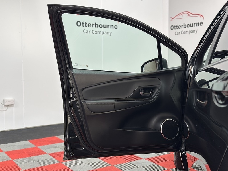 Used Toyota Yaris 2020 for sale - 76819345: Photo 42