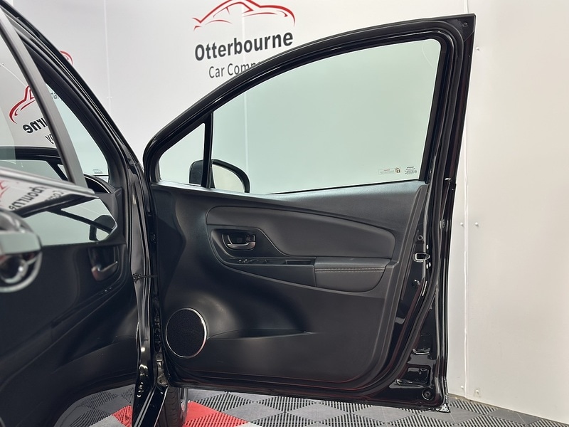 Used Toyota Yaris 2020 for sale - 76819345: Photo 43