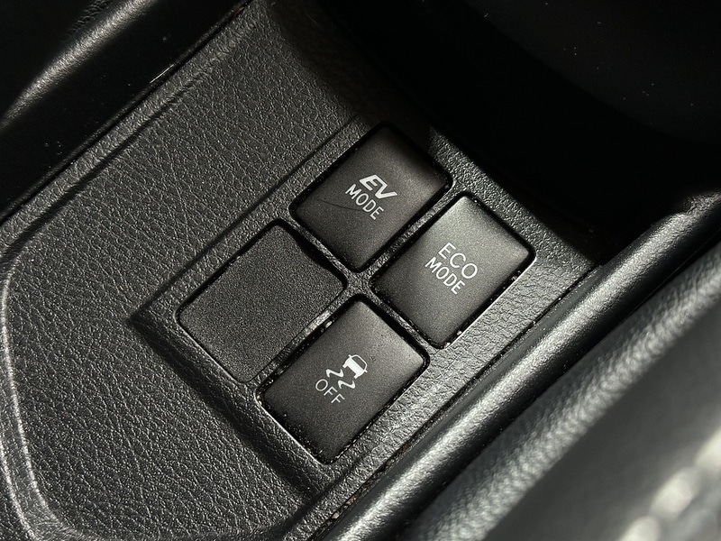 Used Toyota Yaris 2020 for sale - 76819345: Photo 51