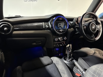 Used MINI Hatch 2018 for sale - 77337643: Photo