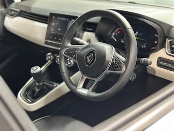 Used Renault Clio 2023 for sale - 78412878: Photo