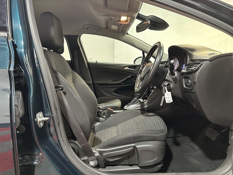 Used Vauxhall Astra 2018 for sale - 77821938: Photo 61