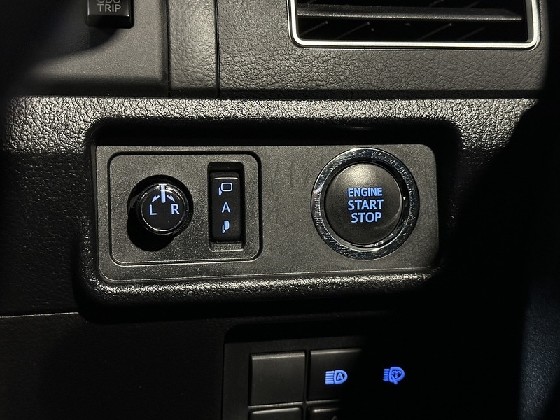 Used Toyota Land Cruiser 2023 for sale - 76819375: Photo 43