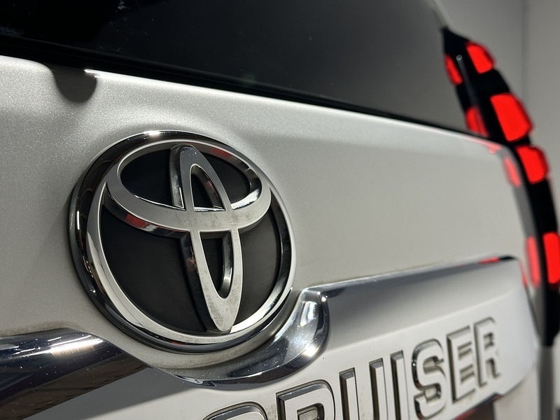 Used Toyota Land Cruiser 2023 for sale - 76819375: Photo 77