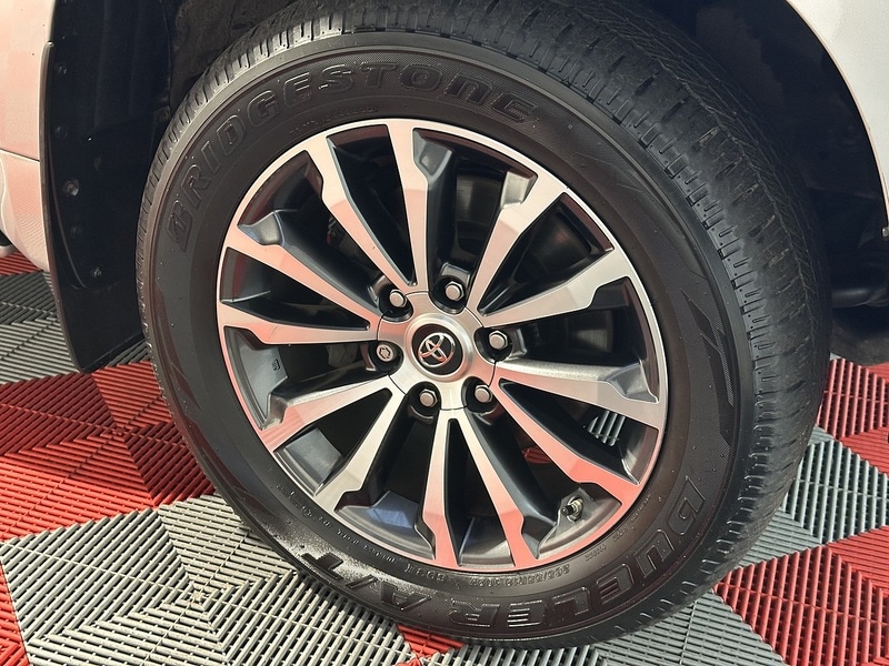 Used Toyota Land Cruiser 2023 for sale - 76819375: Photo 79