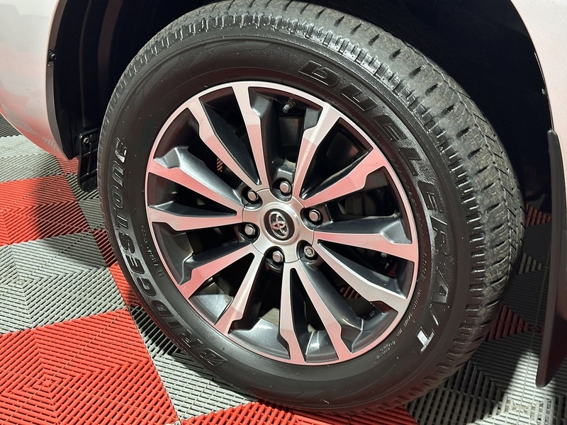 Used Toyota Land Cruiser 2023 for sale - 76819375: Photo 81