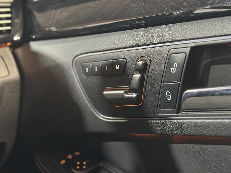 Used Mercedes-Benz E Class 2011 for sale - 77651126: Photo 32