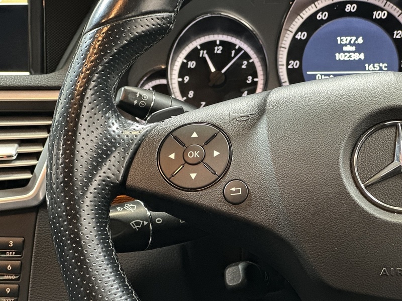 Used Mercedes-Benz E Class 2011 for sale - 77651126: Photo 35