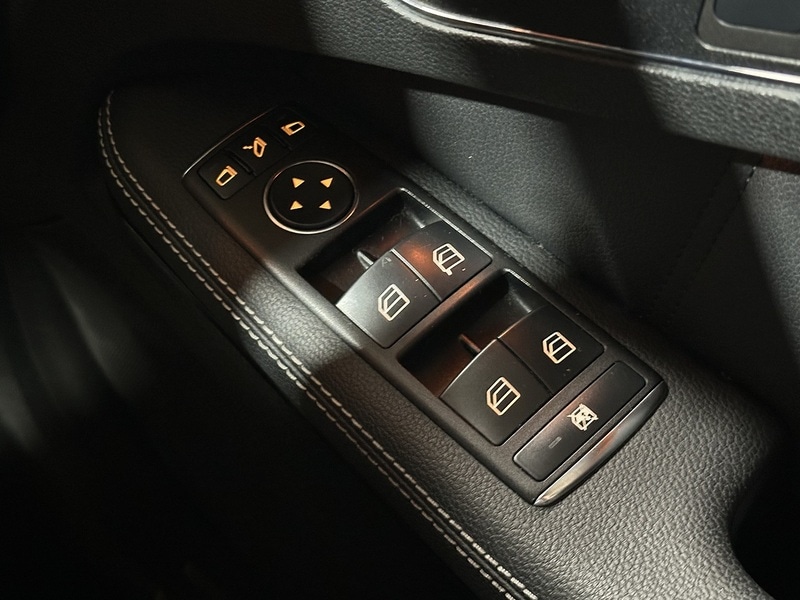 Used Mercedes-Benz E Class 2011 for sale - 77651126: Photo 78