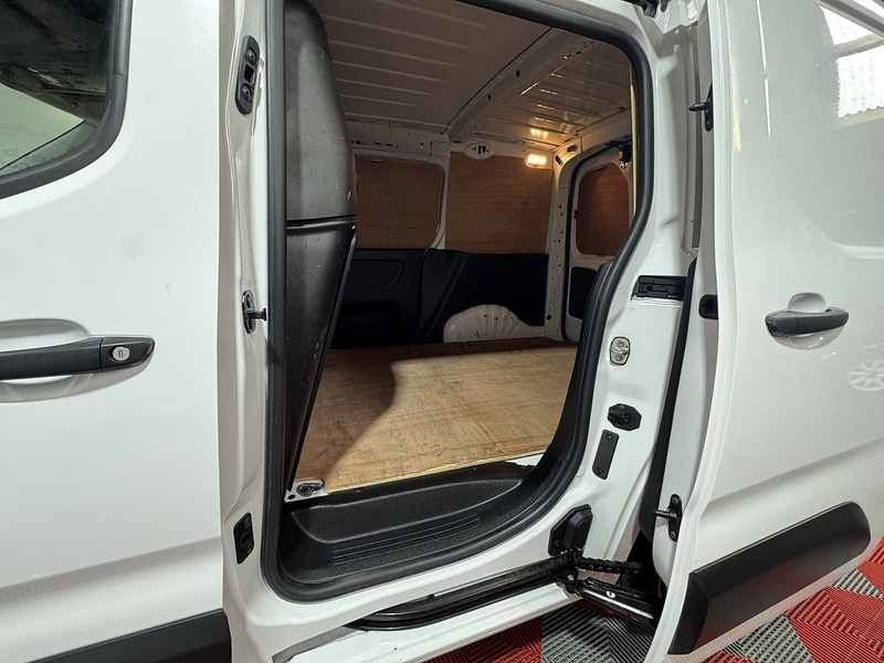 Used Peugeot Partner 2019 for sale - 76819343: Photo 28