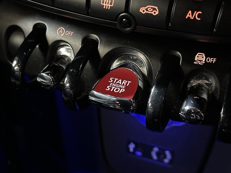 Used MINI Convertible 2018 for sale - 76819367: Photo 32