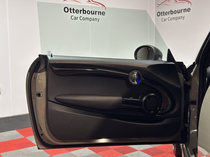 Used MINI Convertible 2018 for sale - 76819367: Photo 54