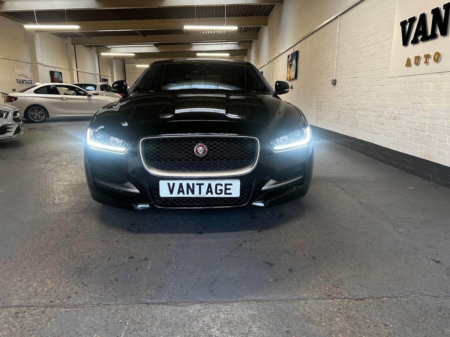 Used Jaguar XE 2019 for sale - 76991211: Photo 2