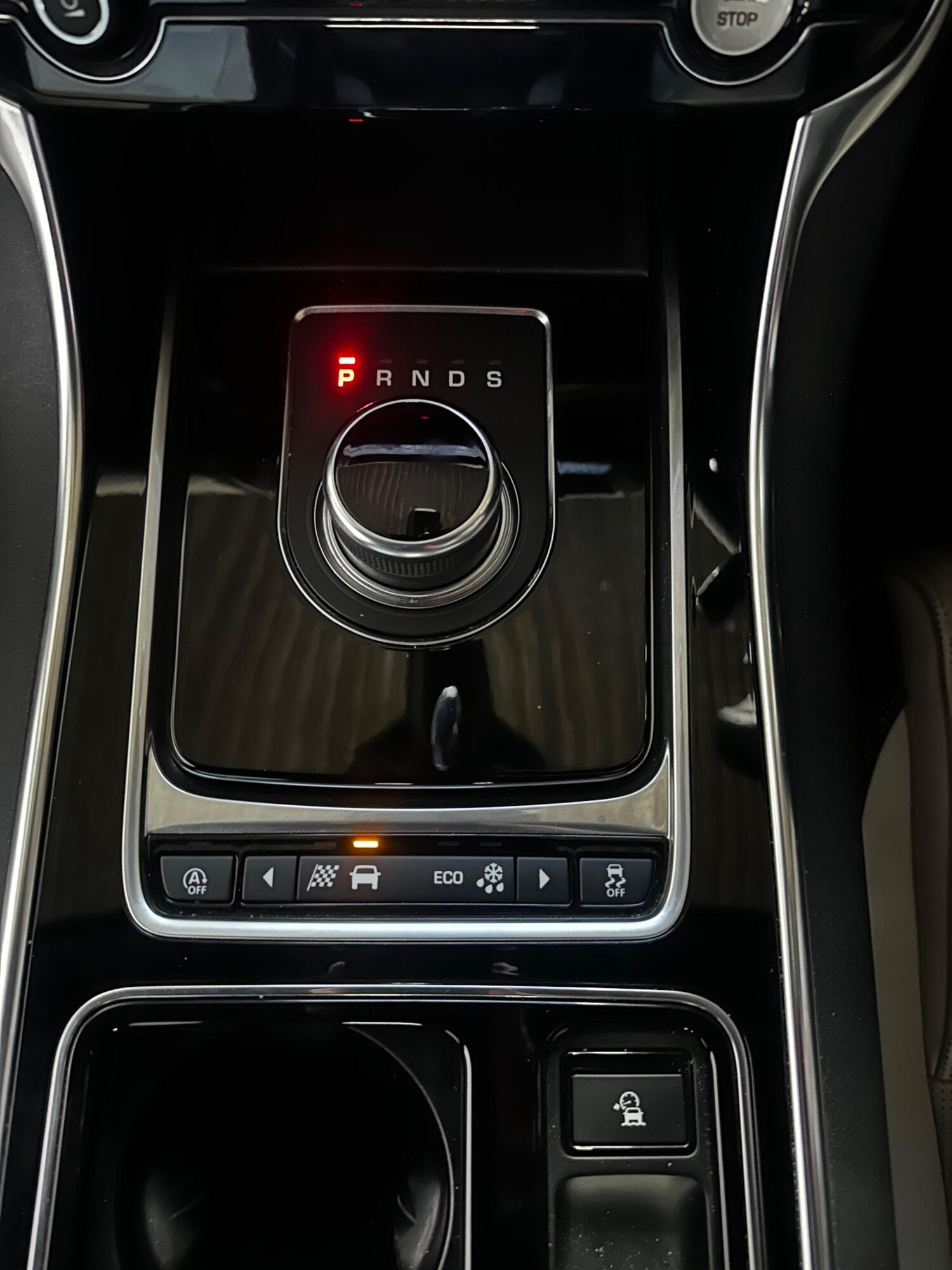 Used Jaguar XE 2019 for sale - 76991211: Photo 25