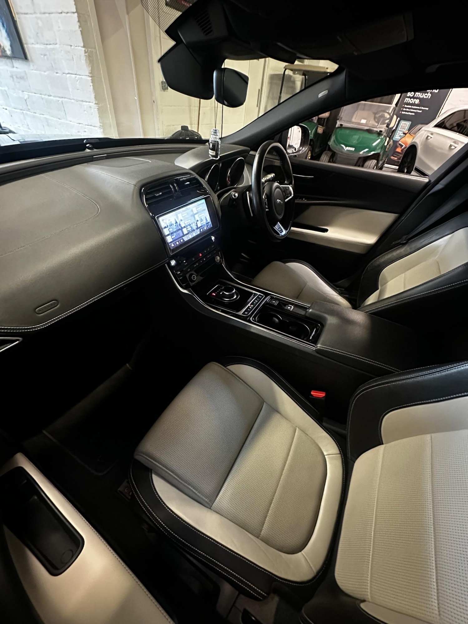 Used Jaguar XE 2019 for sale - 76991211: Photo 34