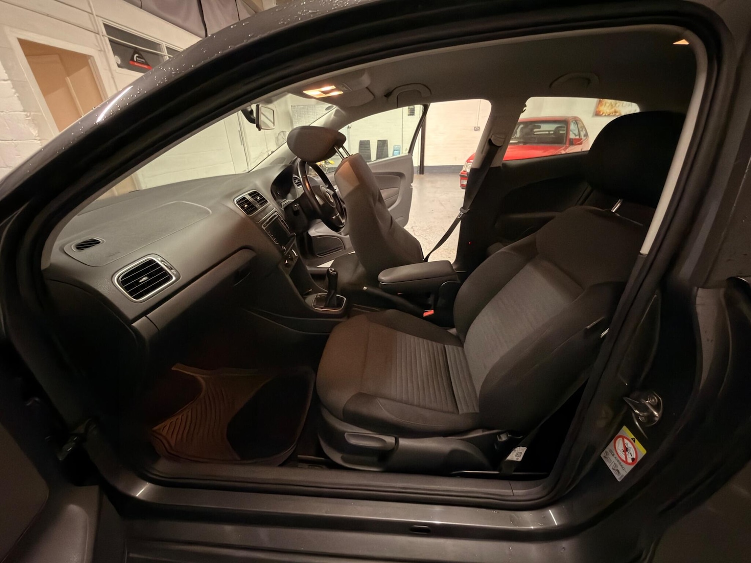 Used Volkswagen Polo for sale - 77215607: Photo 29