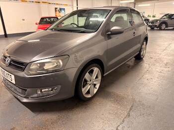 Used Volkswagen Polo 2010 for sale - 77215607: Photo
