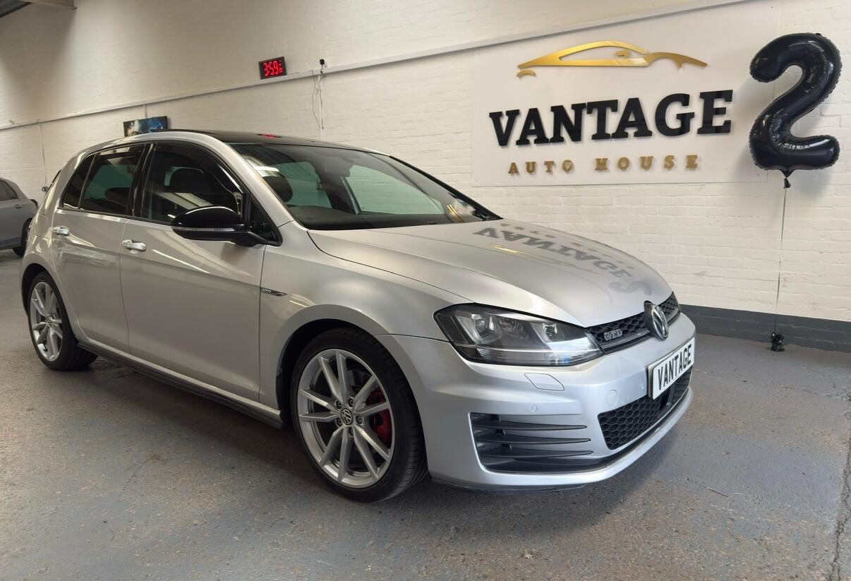 Used Volkswagen Golf 2014 for sale - 76988568: Photo 2