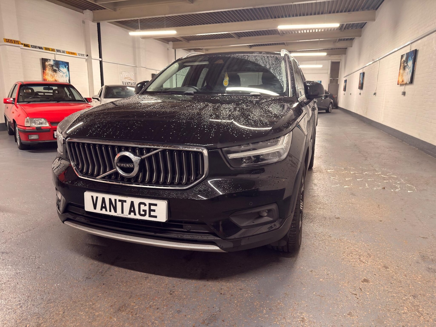 Used Volvo XC40 for sale - 76786610: Photo 2