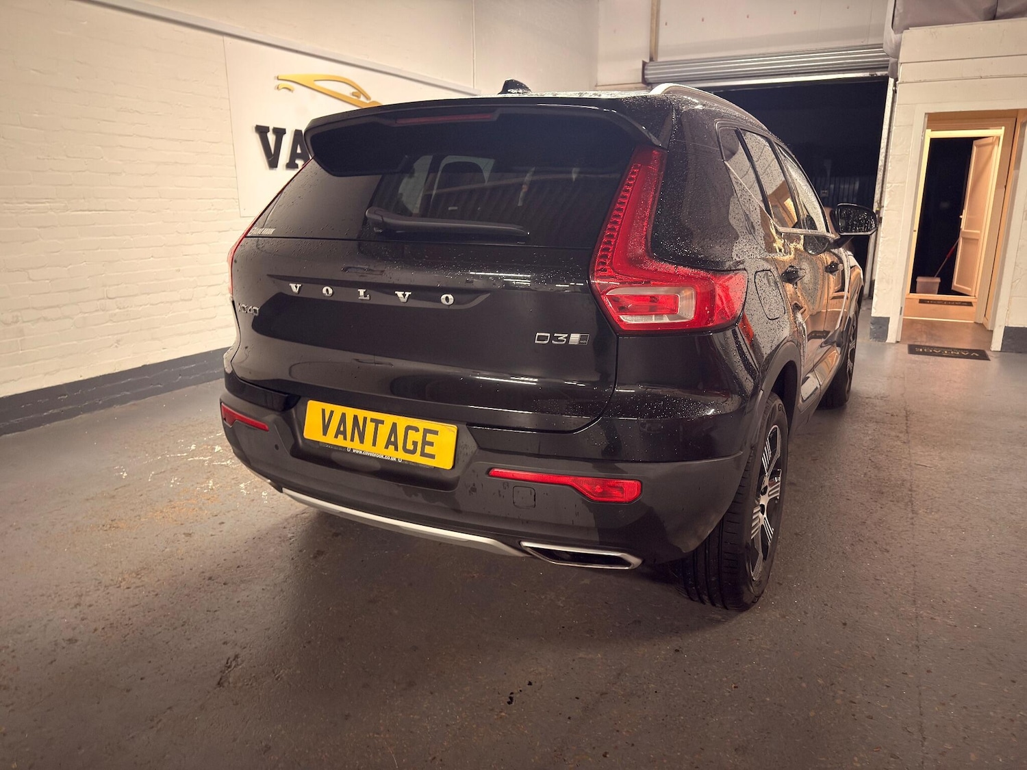 Used Volvo XC40 for sale - 76786610: Photo 25