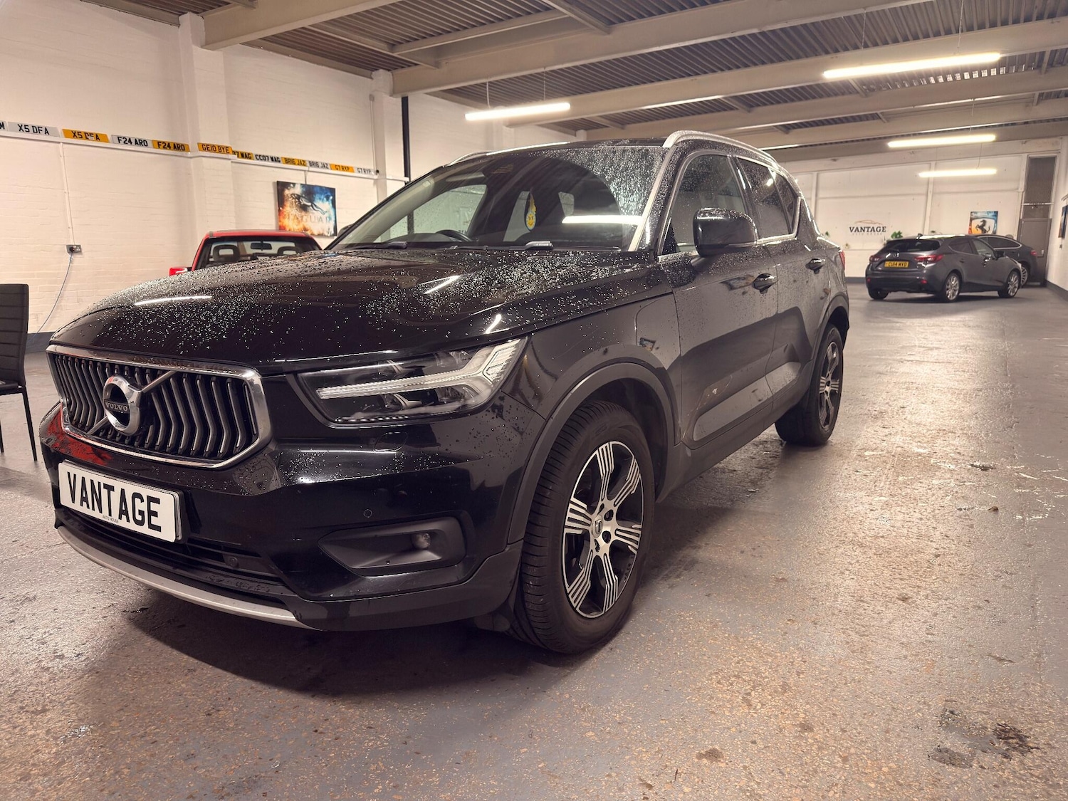 Used Volvo XC40 for sale - 76786610: Photo 3