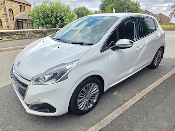 Used Peugeot 208 2016 for sale - 79288377: Photo
