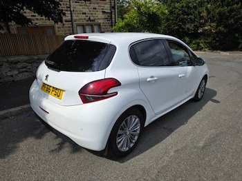 Used Peugeot 208 2016 for sale - 79288377: Photo